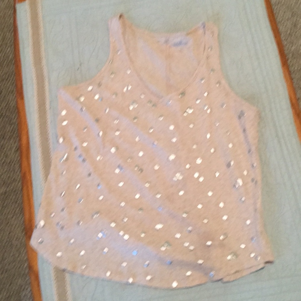 Sleeveless t-shirt